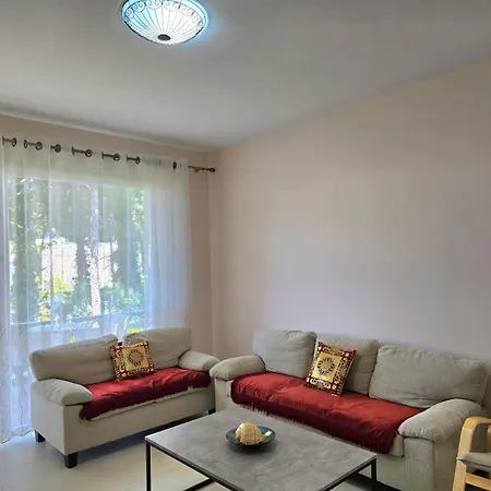 Sunny - 274 Apartment